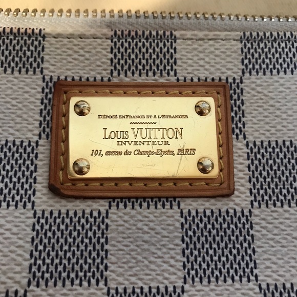 Louis Vuitton Milla Clutch - Picture 5 of 8